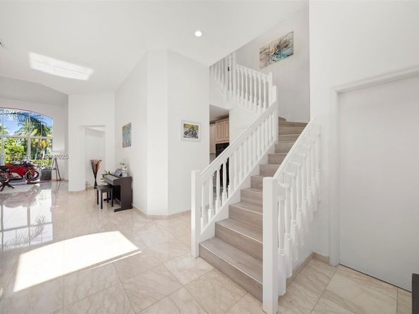 3745 NE 214th St 37, Aventura FL 33180