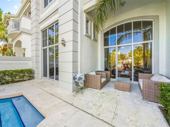 3745 NE 214th St 37, Aventura FL 33180