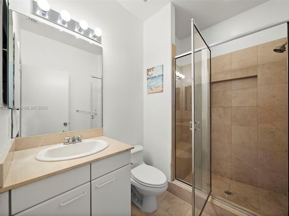 3745 NE 214th St 37, Aventura FL 33180