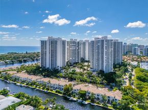 3745 NE 214th St 37, Aventura FL 33180