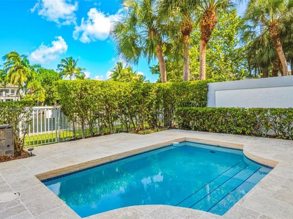 3745 NE 214th St 37, Aventura FL 33180