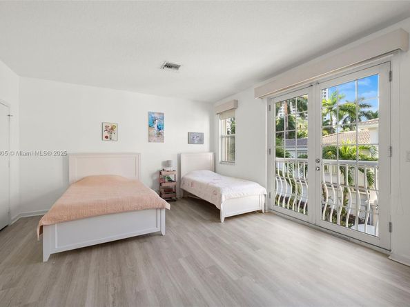 3745 NE 214th St 37, Aventura FL 33180