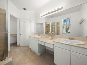 3745 NE 214th St 37, Aventura FL 33180