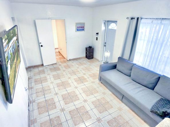 334 W 36th Ter, Hialeah FL 33012