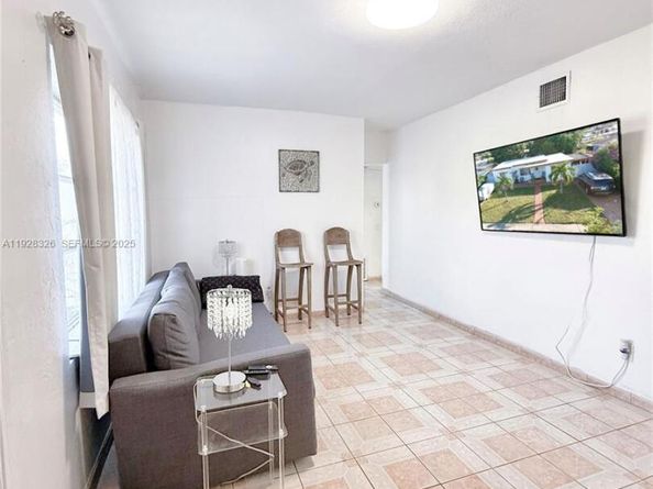 334 W 36th Ter, Hialeah FL 33012