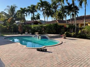 12421 SW 76th St, Miami FL 33183