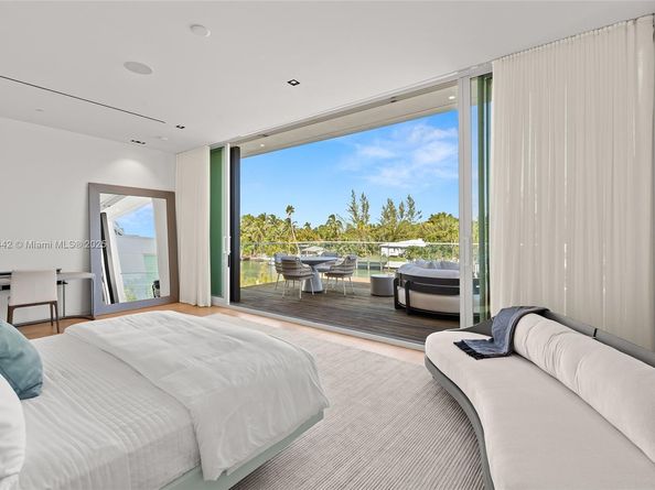 1031 W 48th St 6, Miami Beach FL 33140