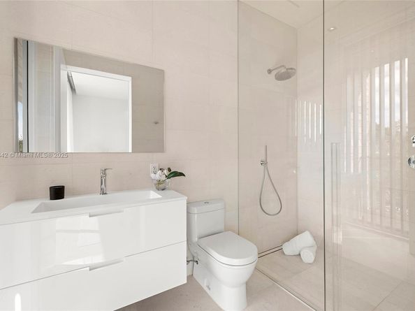 1031 W 48th St 6, Miami Beach FL 33140