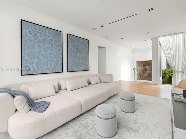 1031 W 48th St 6, Miami Beach FL 33140