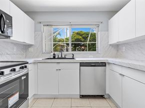 19257 NW 14th St, Pembroke Pines FL 33029