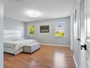 19257 NW 14th St, Pembroke Pines FL 33029