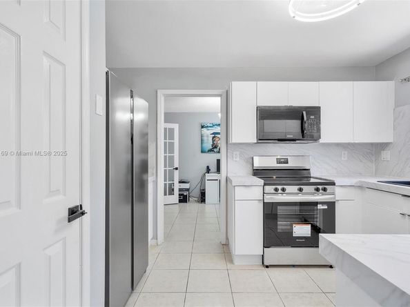 19257 NW 14th St, Pembroke Pines FL 33029
