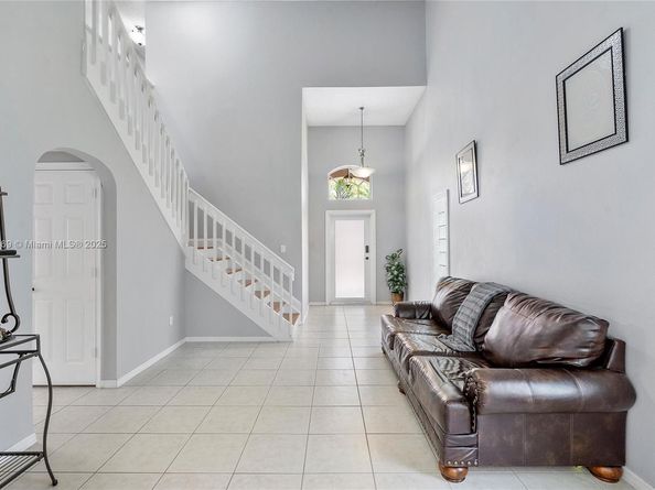 19257 NW 14th St, Pembroke Pines FL 33029