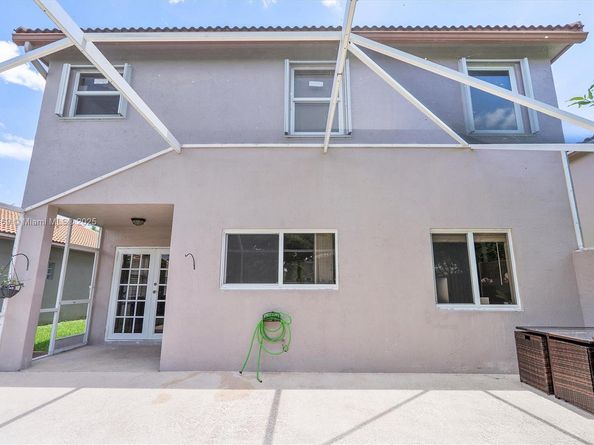 19257 NW 14th St, Pembroke Pines FL 33029
