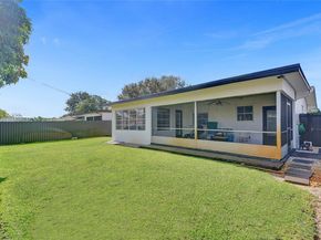 8571 NW 15th Ct, Pembroke Pines FL 33024