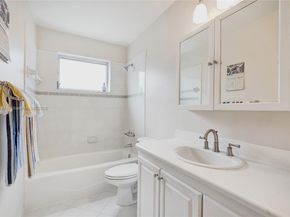 8571 NW 15th Ct, Pembroke Pines FL 33024