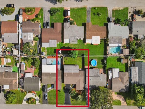 8571 NW 15th Ct, Pembroke Pines FL 33024