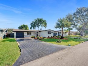 8571 NW 15th Ct, Pembroke Pines FL 33024