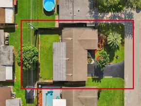 8571 NW 15th Ct, Pembroke Pines FL 33024