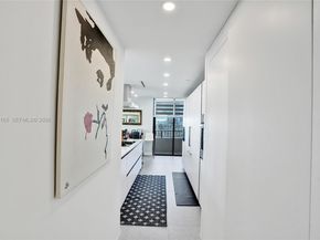 520 Brickell Key Dr A1015, Miami FL 33131