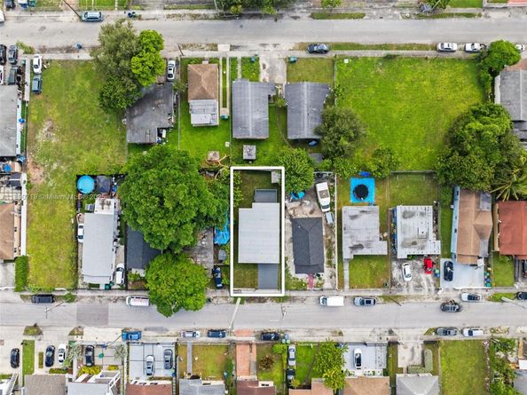 1842 NW 67th St, Miami FL 33147