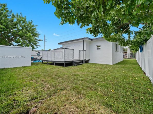 1842 NW 67th St, Miami FL 33147