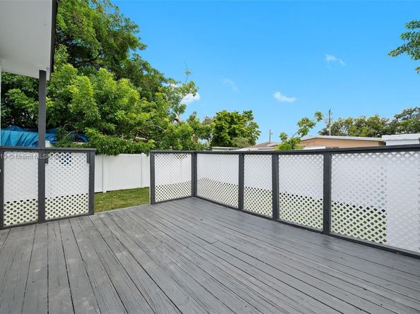 1842 NW 67th St, Miami FL 33147