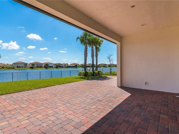 11170 NW 82nd Pl, Parkland FL 33076