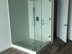 650 NE 32nd St 2006, Miami FL 33137