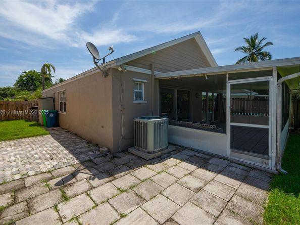 217 SW 159th Way, Sunrise FL 33326