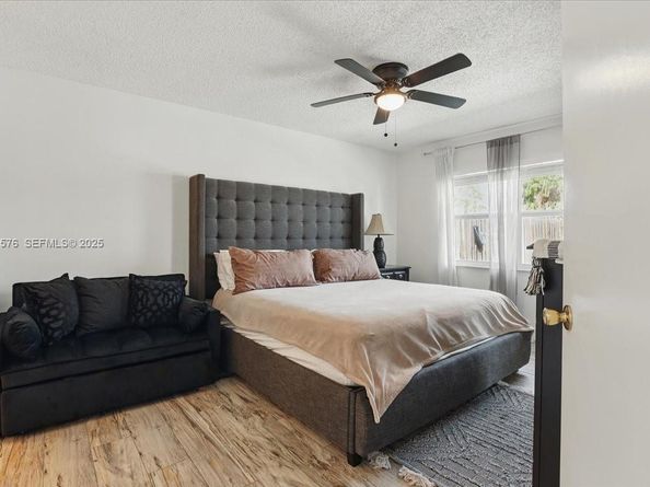 5874 SW 97th Ter, Cooper City FL 33328