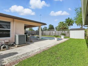 5874 SW 97th Ter, Cooper City FL 33328
