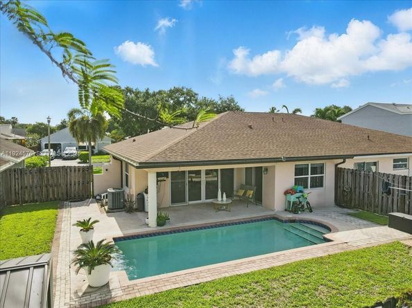 5874 SW 97th Ter, Cooper City FL 33328