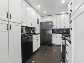 5874 SW 97th Ter, Cooper City FL 33328