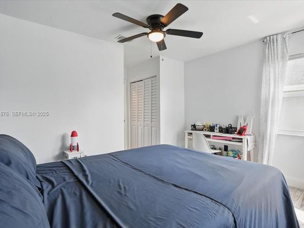 5874 SW 97th Ter, Cooper City FL 33328