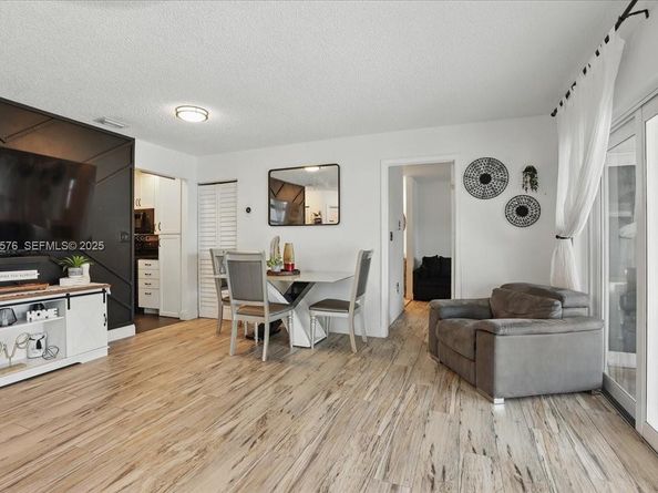 5874 SW 97th Ter, Cooper City FL 33328