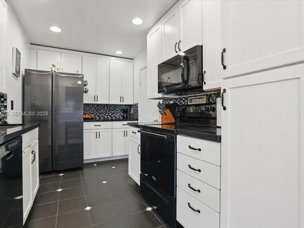 5874 SW 97th Ter, Cooper City FL 33328