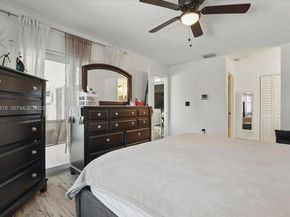 5874 SW 97th Ter, Cooper City FL 33328