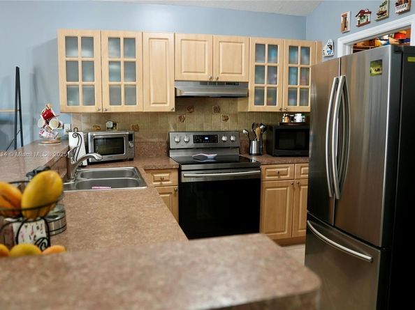 15132 SW 140th Ter, Miami FL 33196