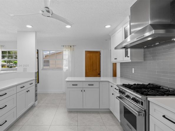 2681 NE 9th Ct, Pompano Beach FL 33062