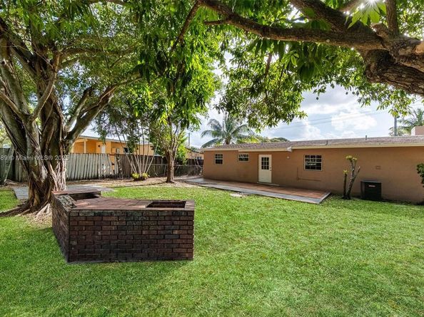 2821 N 74th Ave, Hollywood FL 33024