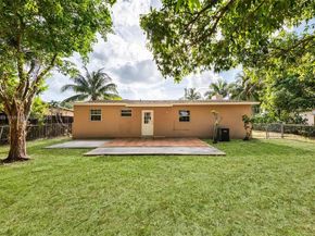 2821 N 74th Ave, Hollywood FL 33024