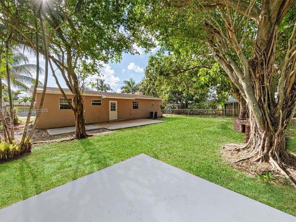 2821 N 74th Ave, Hollywood FL 33024