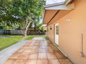 2821 N 74th Ave, Hollywood FL 33024