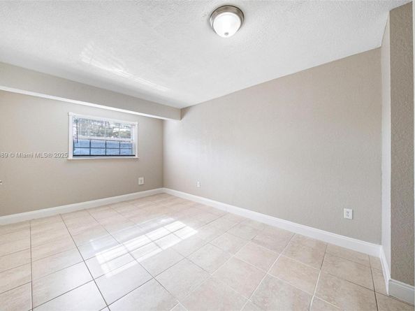 2821 N 74th Ave, Hollywood FL 33024