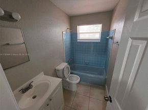 2821 N 74th Ave, Hollywood FL 33024
