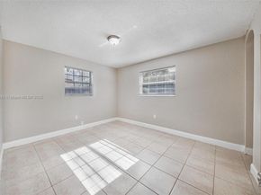 2821 N 74th Ave, Hollywood FL 33024