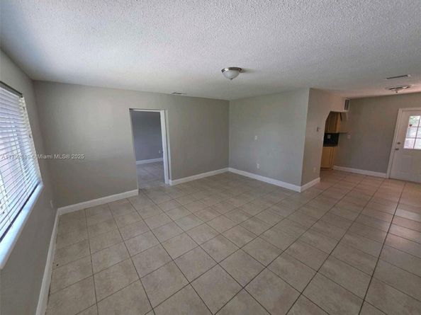 2821 N 74th Ave, Hollywood FL 33024