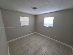 2821 N 74th Ave, Hollywood FL 33024