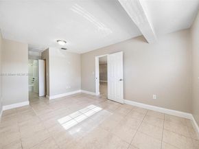2821 N 74th Ave, Hollywood FL 33024